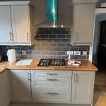 Modern 4 Bedroom Detached House In Cardiff